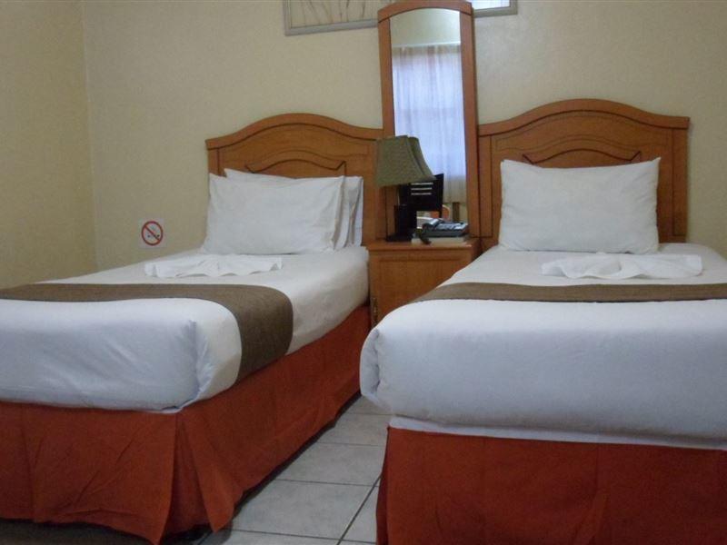 Centre Lodge Maun Esterno foto