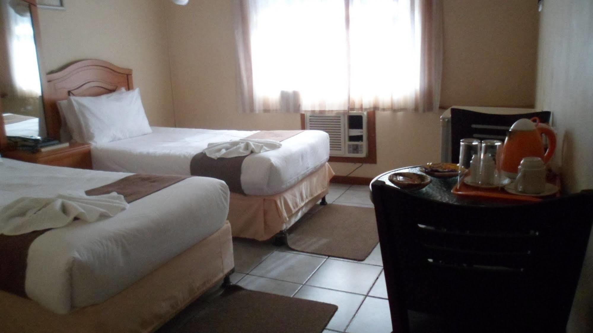 Centre Lodge Maun Esterno foto